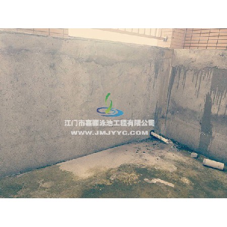 中山利和廣場45樓空中室內恒溫游泳池