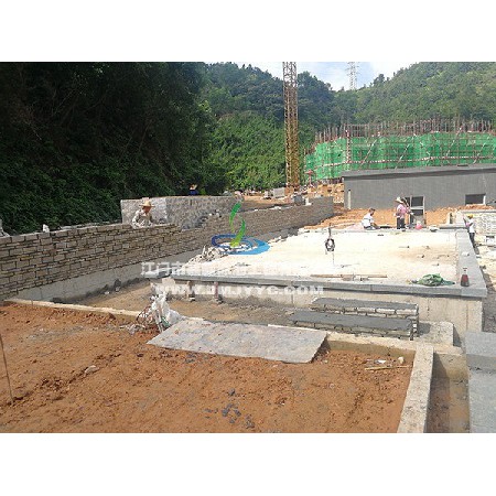 格林春天小區游泳池