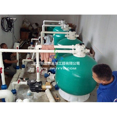 格林春天小區游泳池