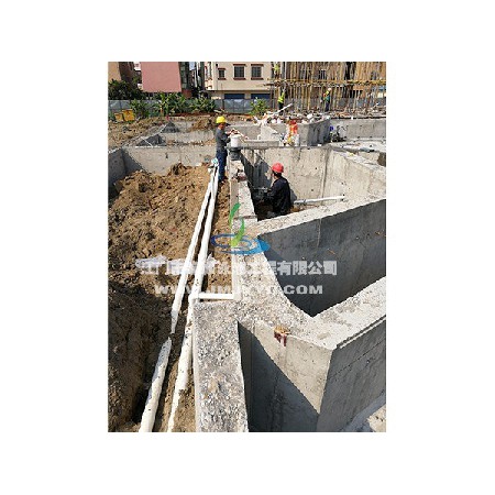 佛山招商悅府小區游泳池