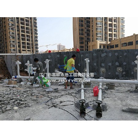 朗晴新天地小區游泳池